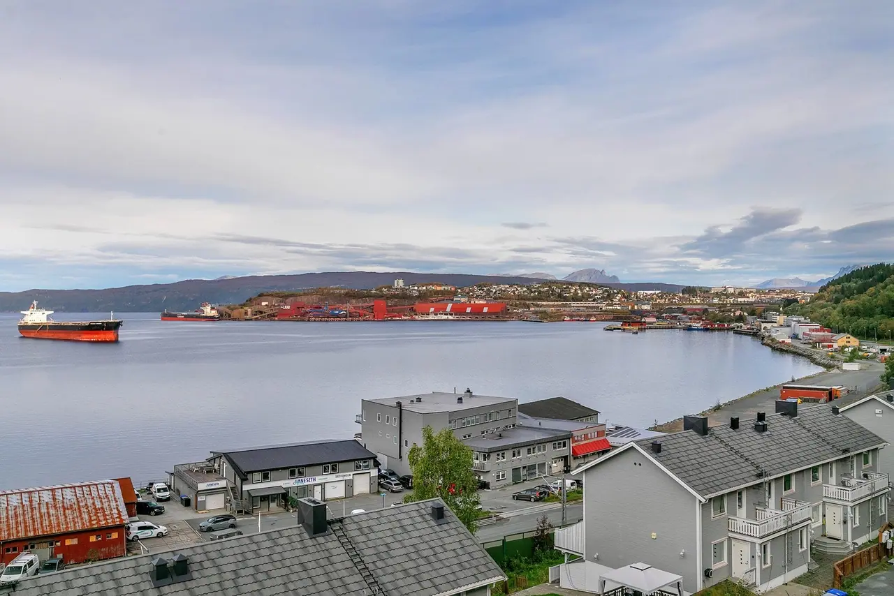 Utsikt mot Narvik i nord og Ankenes i sør.